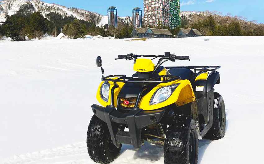 雪上摩托車